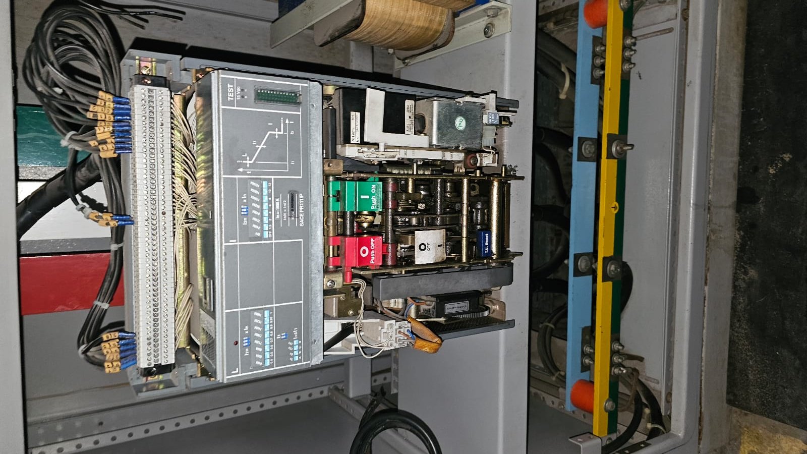 Painel de comando elétrico